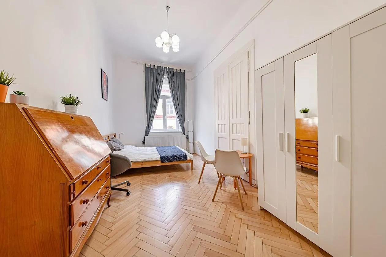 Hostel Downtown Rooms Wesselenyi Budapest